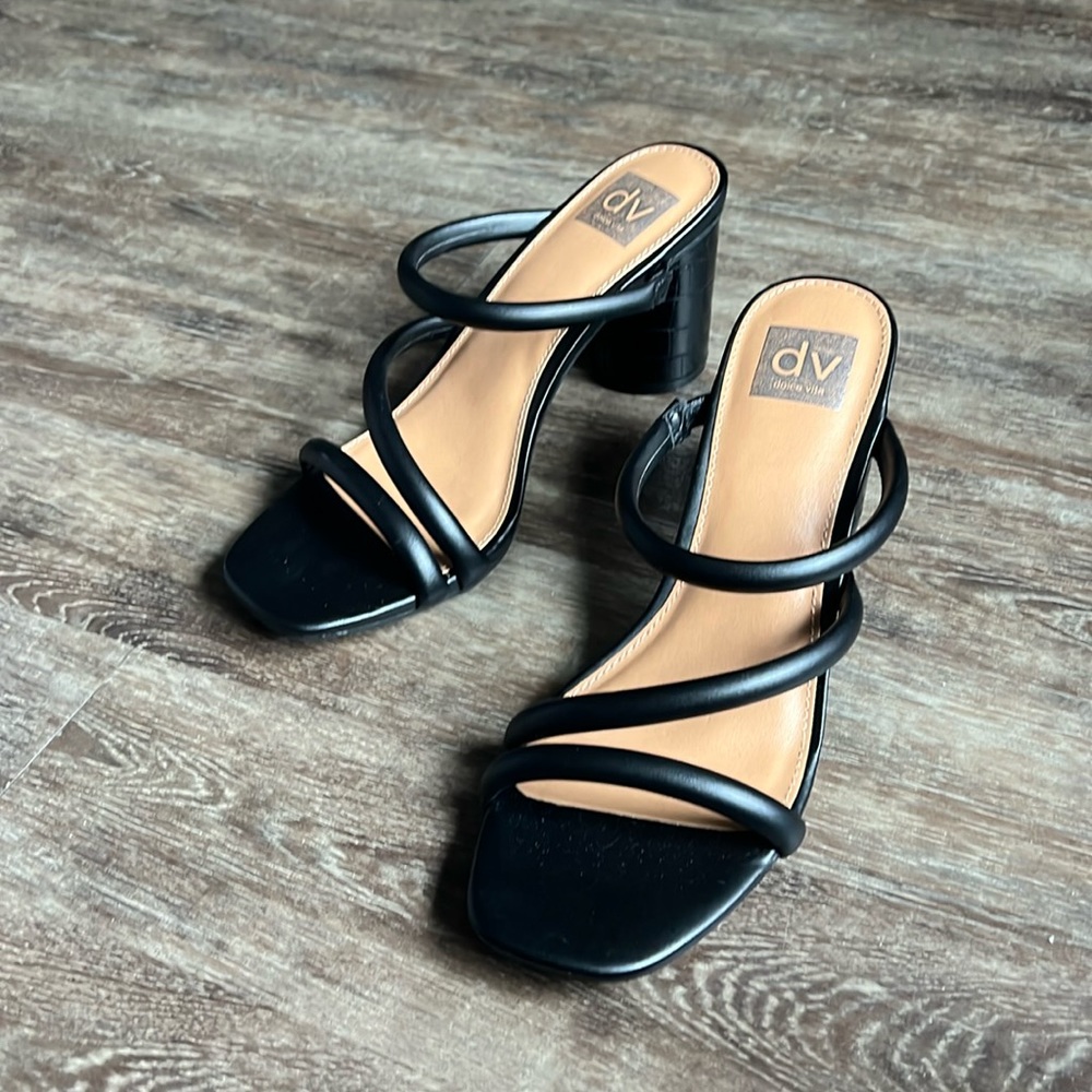 NWOT Dolce Vita heels